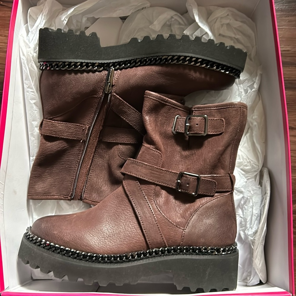Vince Camuto brown combat boots